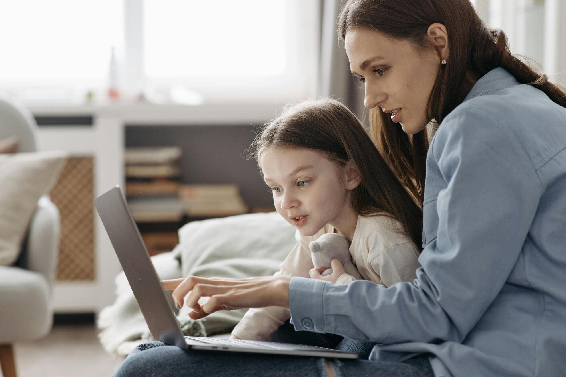 ¿Cómo enseñar a los niños a usar la inteligencia artificial con criterio?